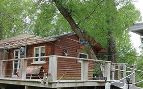 Treehouse Escape For Two